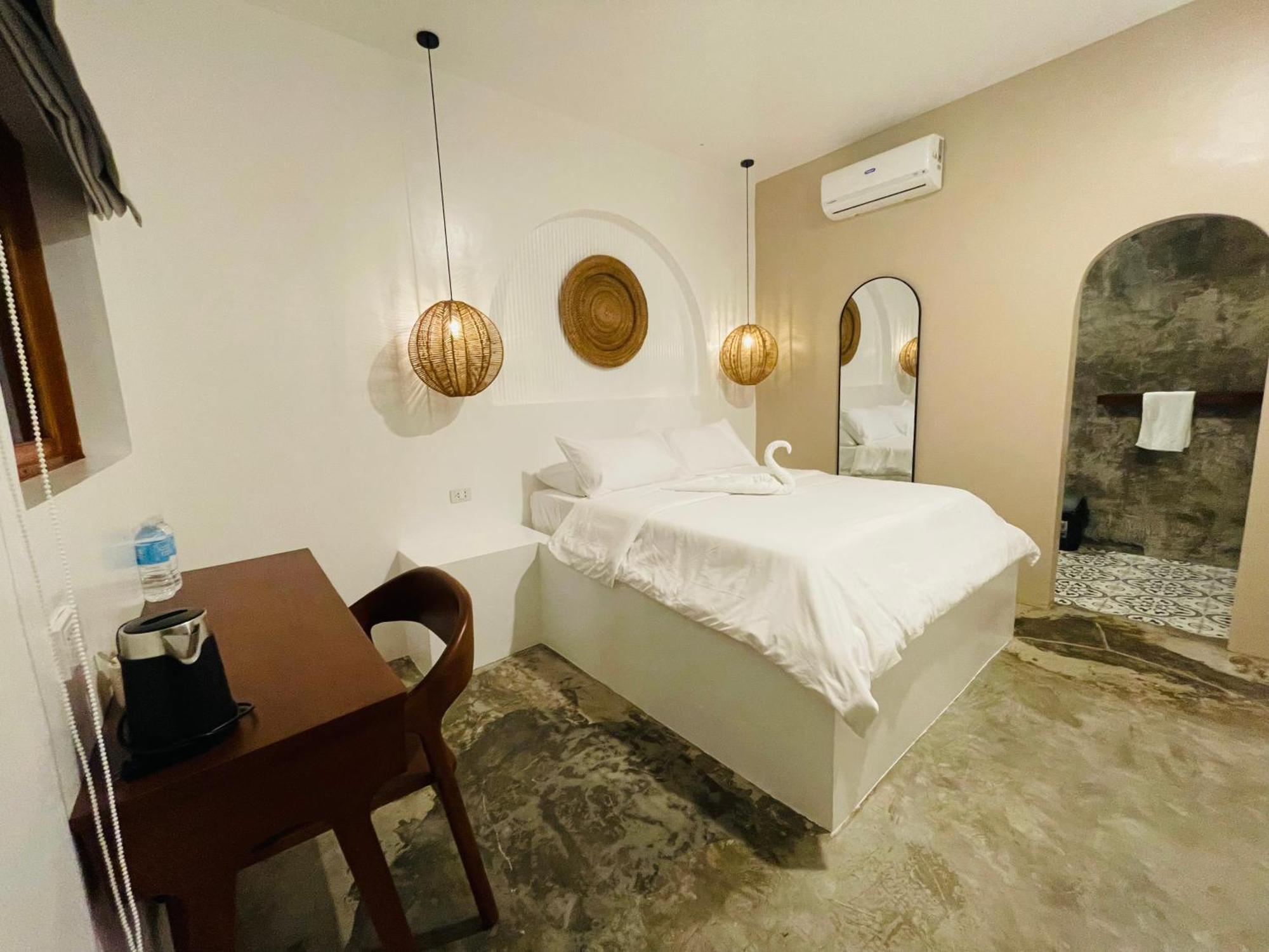 Maayong Hostel (Adults Only) 몰볼 외부 사진
