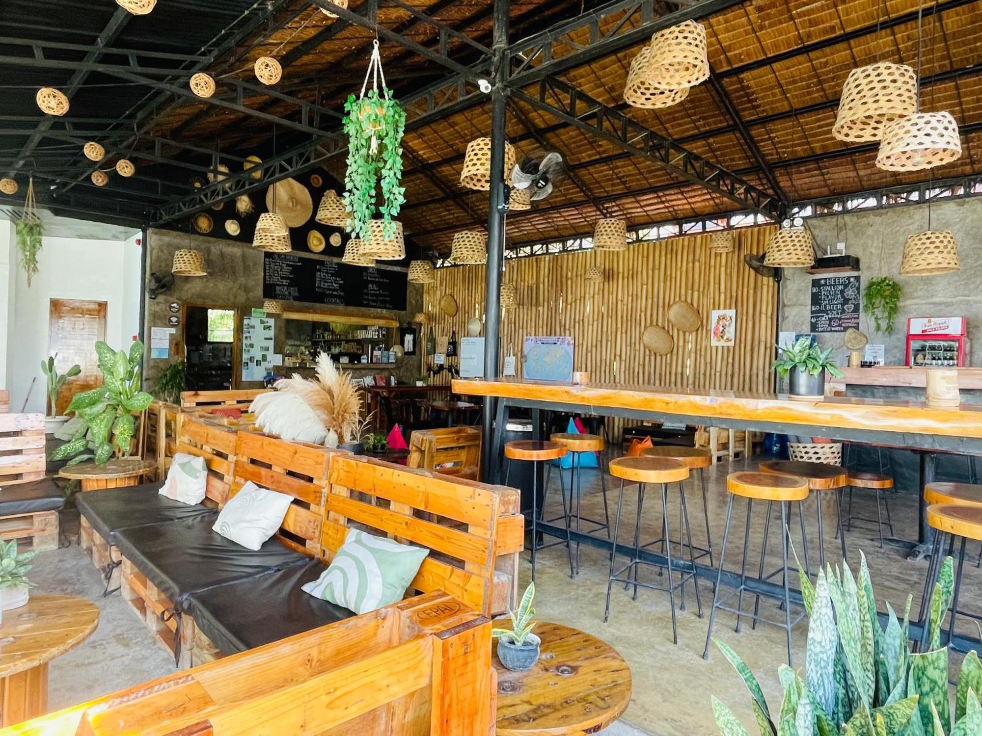 Maayong Hostel (Adults Only) 몰볼 외부 사진
