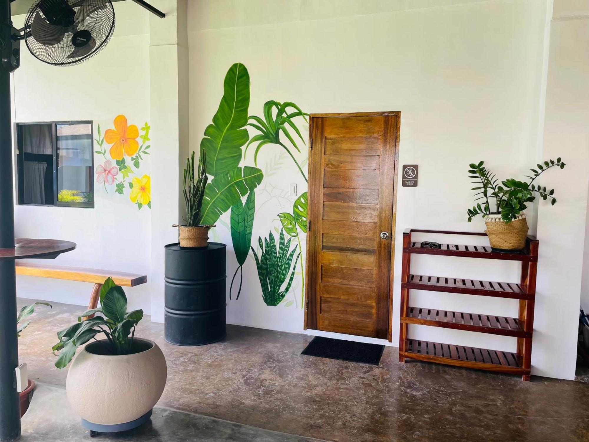 Maayong Hostel (Adults Only) 몰볼 외부 사진