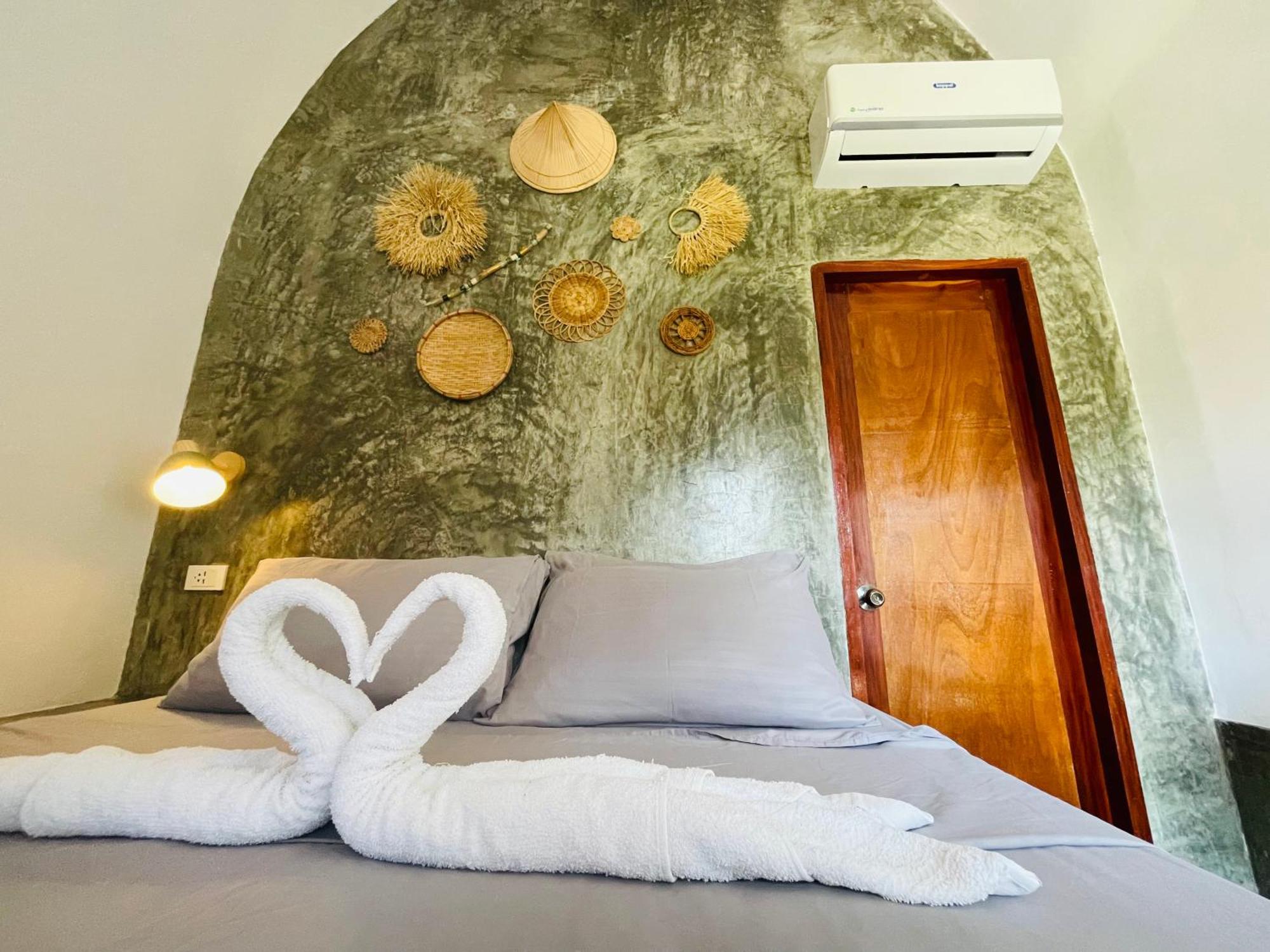 Maayong Hostel (Adults Only) 몰볼 외부 사진