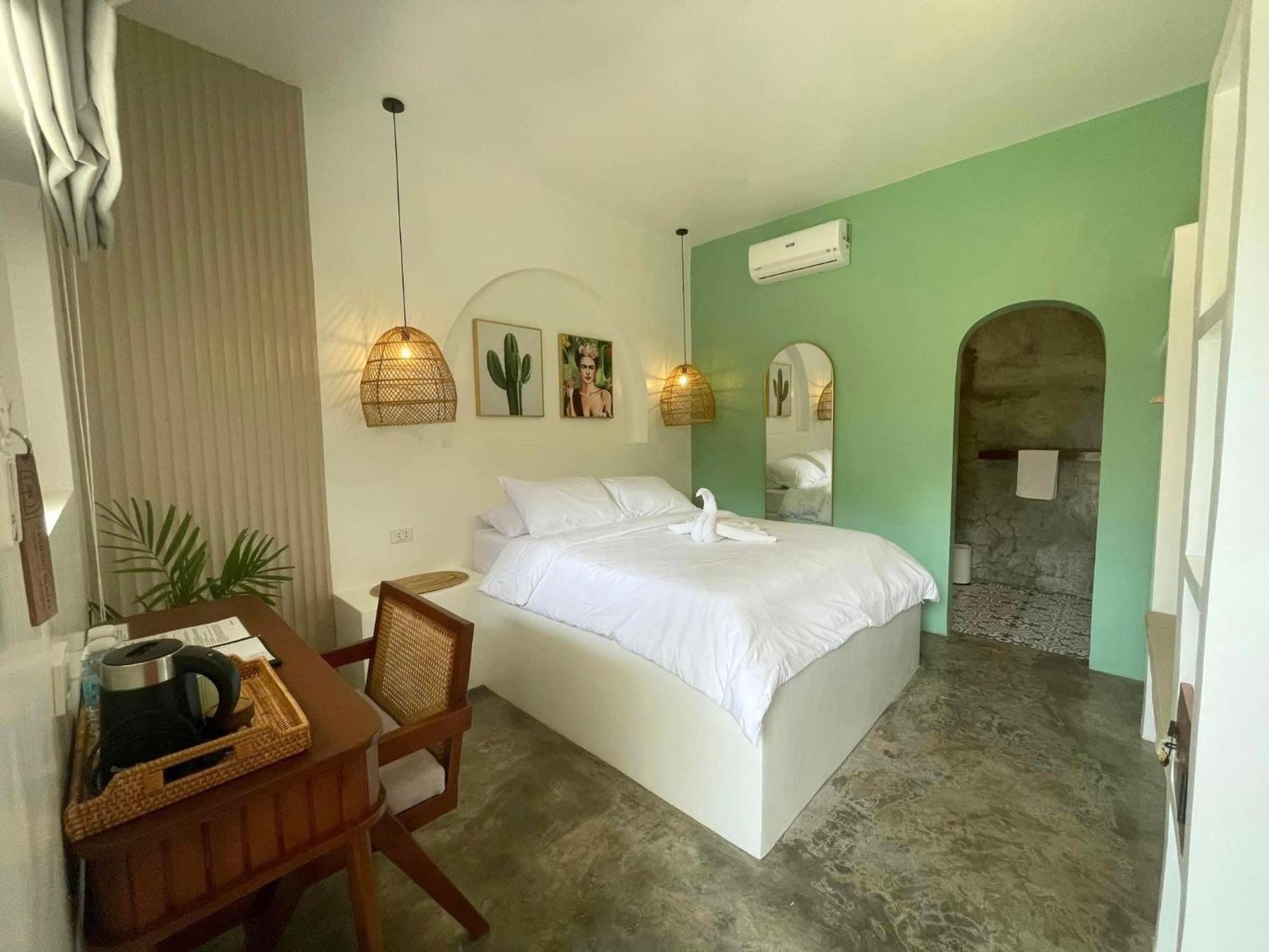 Maayong Hostel (Adults Only) 몰볼 외부 사진
