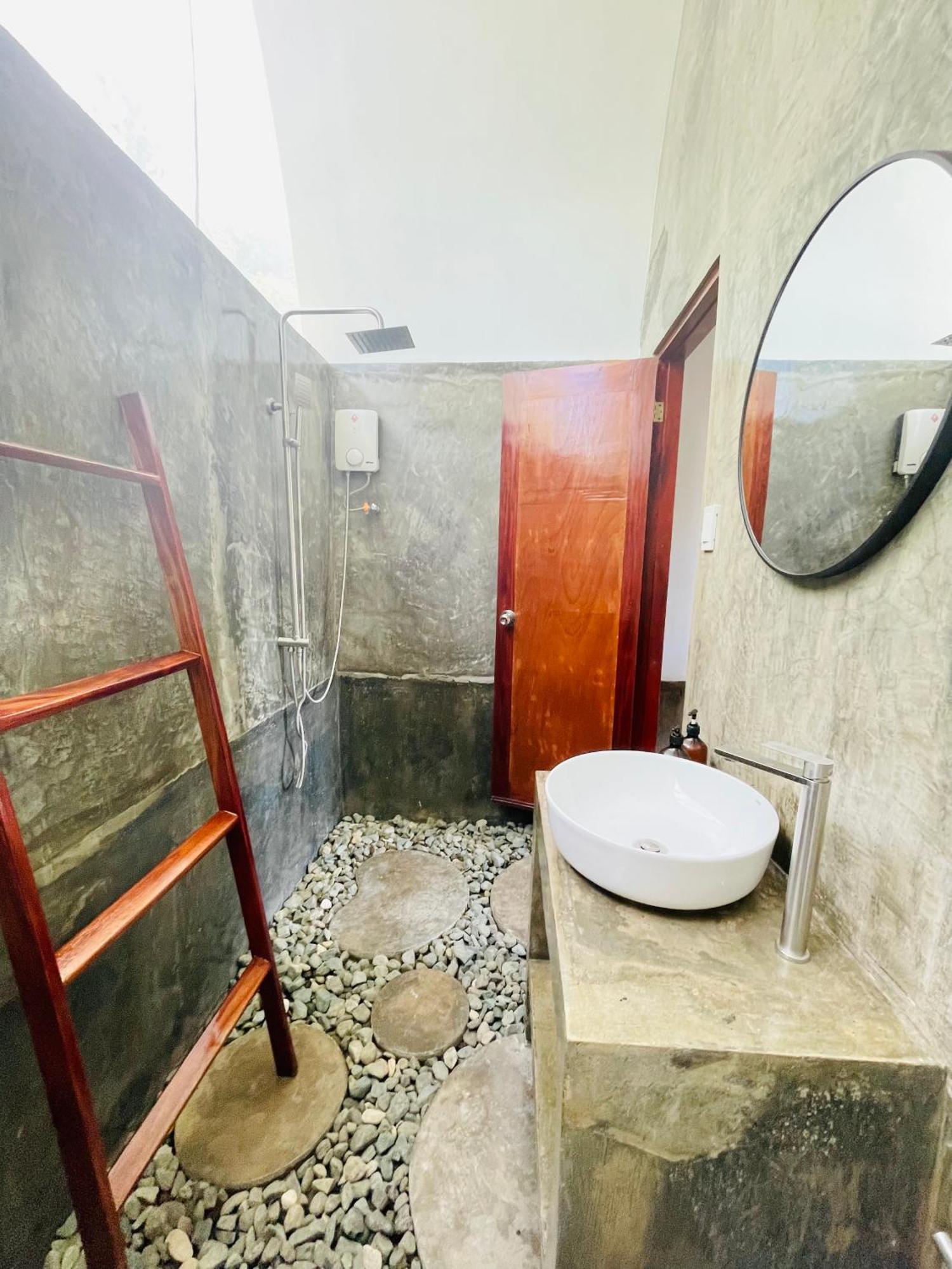 Maayong Hostel (Adults Only) 몰볼 외부 사진