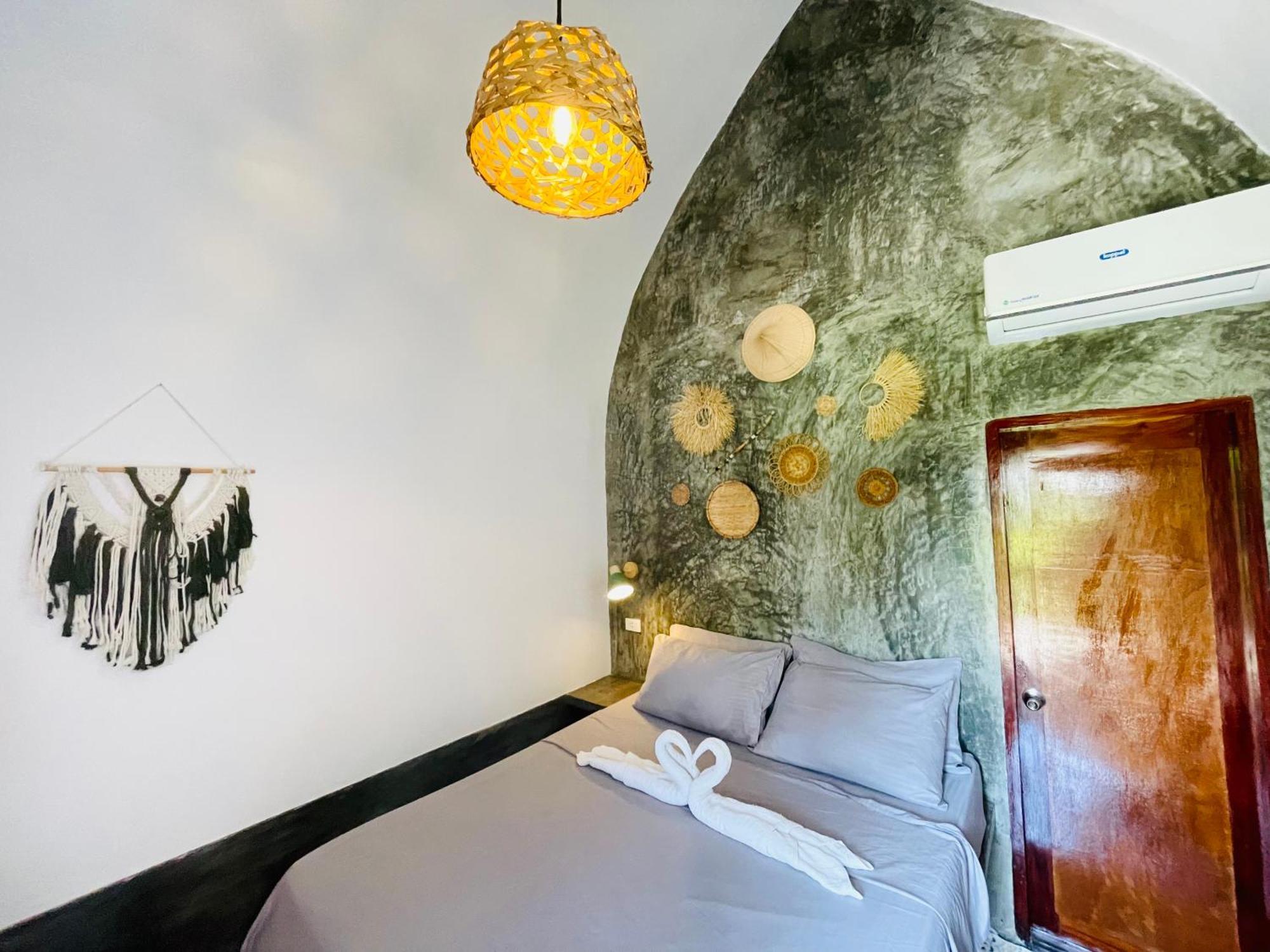 Maayong Hostel (Adults Only) 몰볼 외부 사진